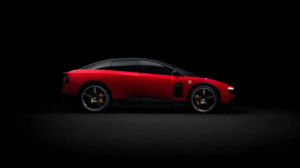 Ferrari Luce photo 5