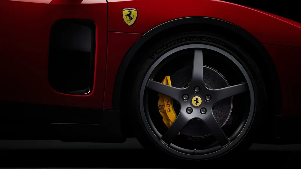 Ferrari Luce photo 6
