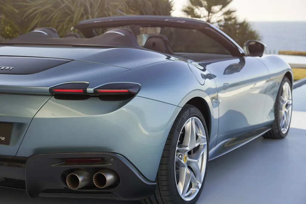 Ferrari Roma photo 3