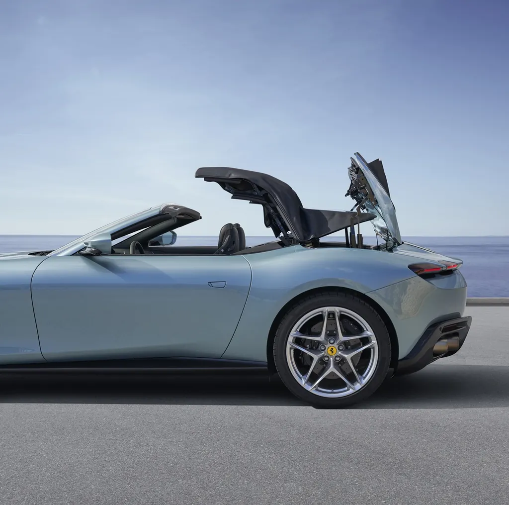 Ferrari Roma photo 4