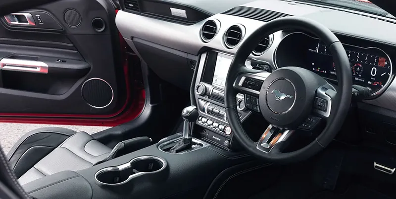 Ford Mustang photo 11