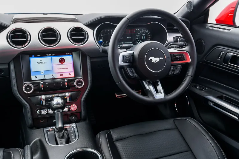 Ford Mustang photo 12