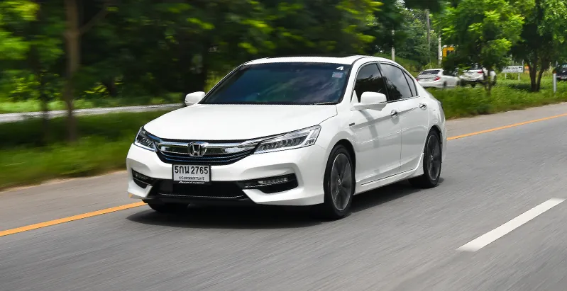 Honda Accord photo 2