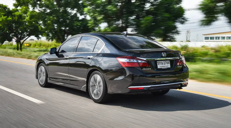 Honda Accord photo 3