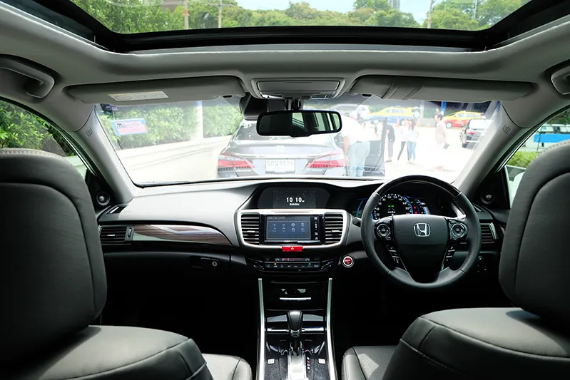 Honda Accord photo 6