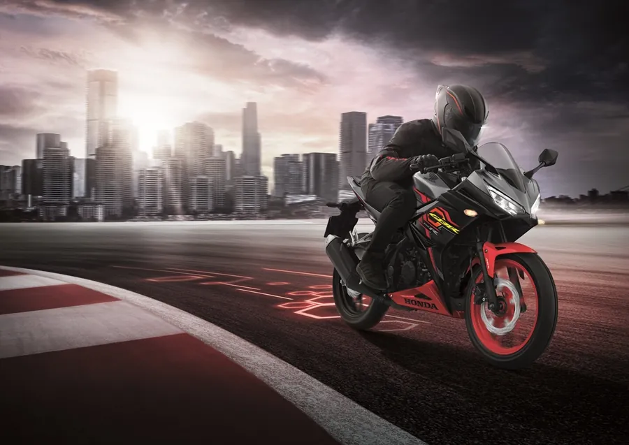 Honda Cbr photo 2