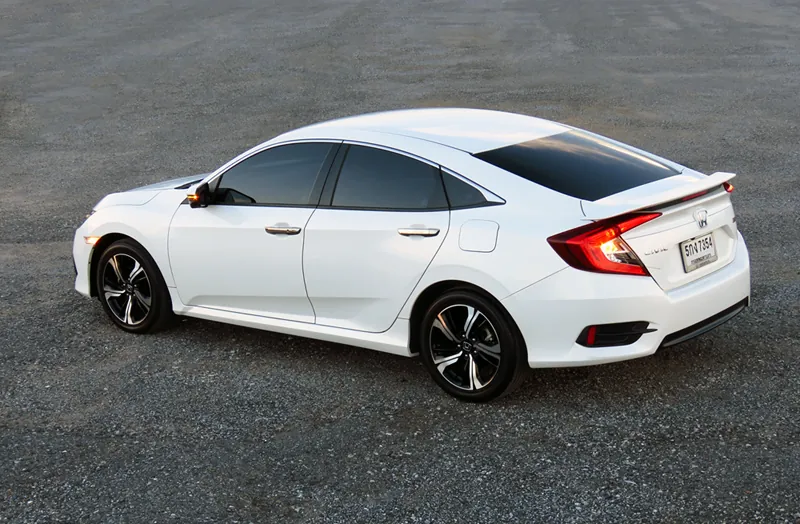Honda Civic Fc photo 3