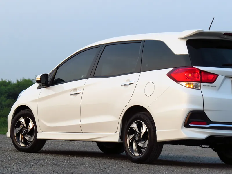 Honda Mobilio photo 2