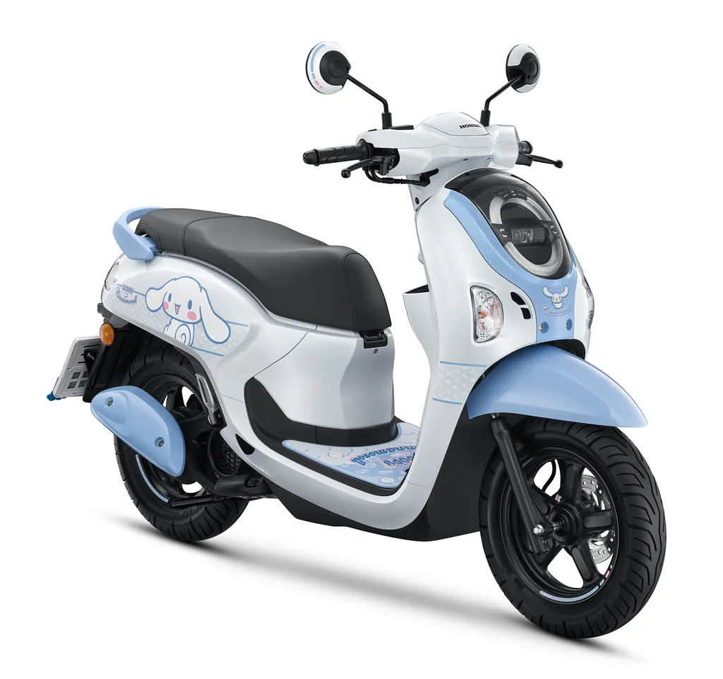 Honda Scoopy photo 2