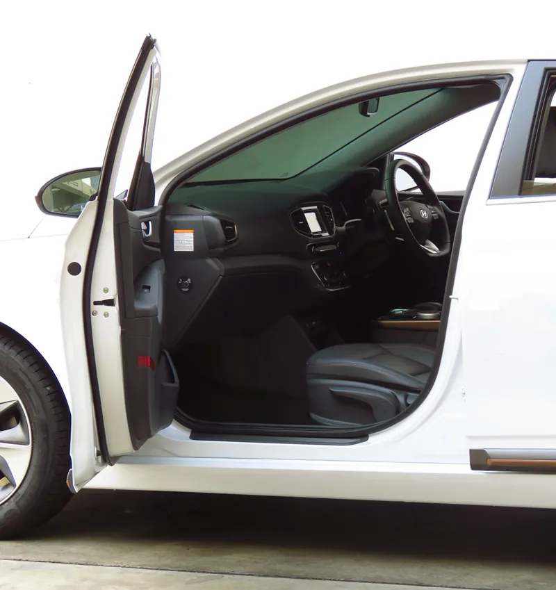 Hyundai Ioniq photo 6