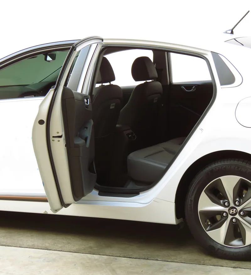 Hyundai Ioniq photo 7