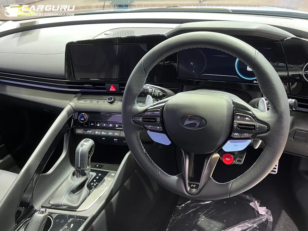 Hyundai N Elantra N photo 3