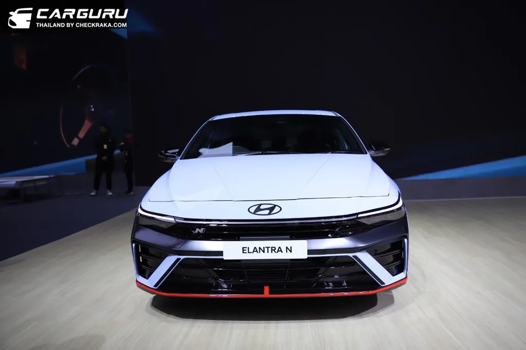 Hyundai N Elantra N photo 4