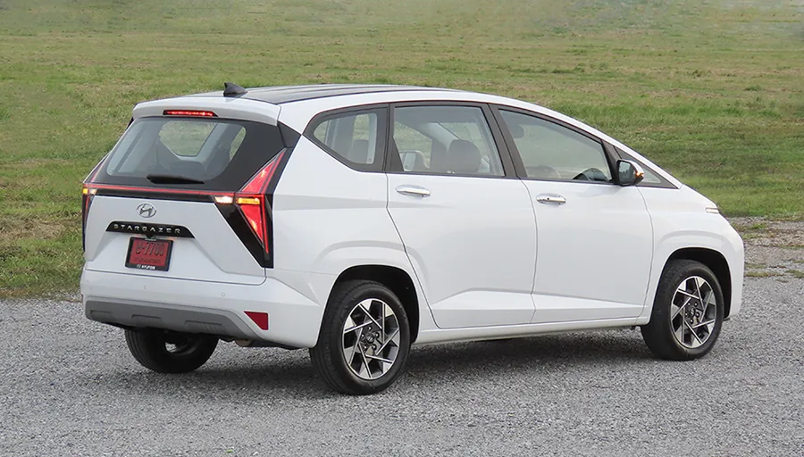 Hyundai Stargazer photo 12