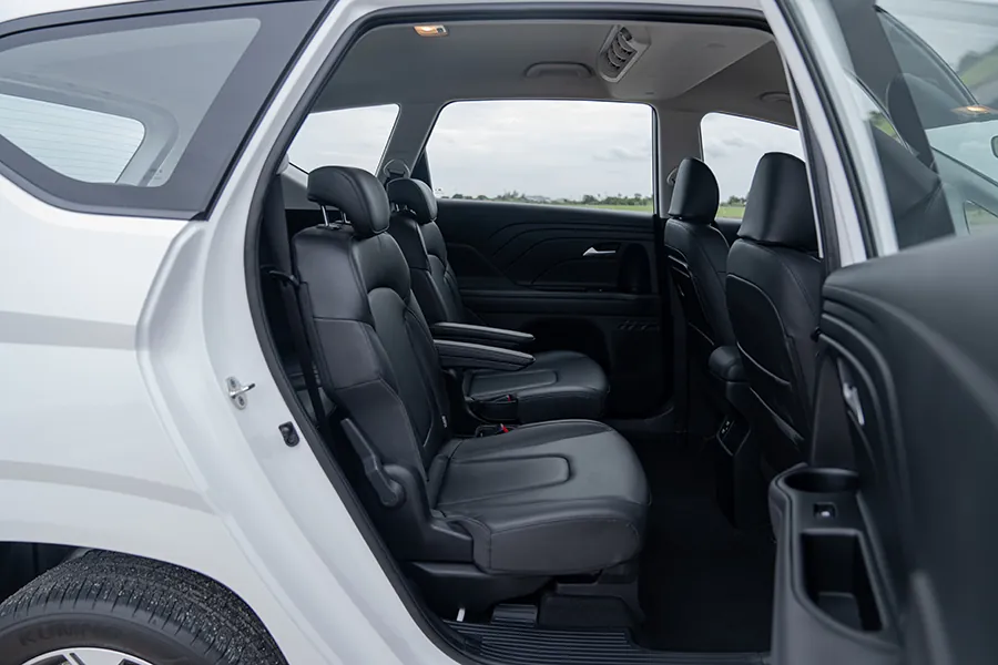 Hyundai Stargazer photo 4