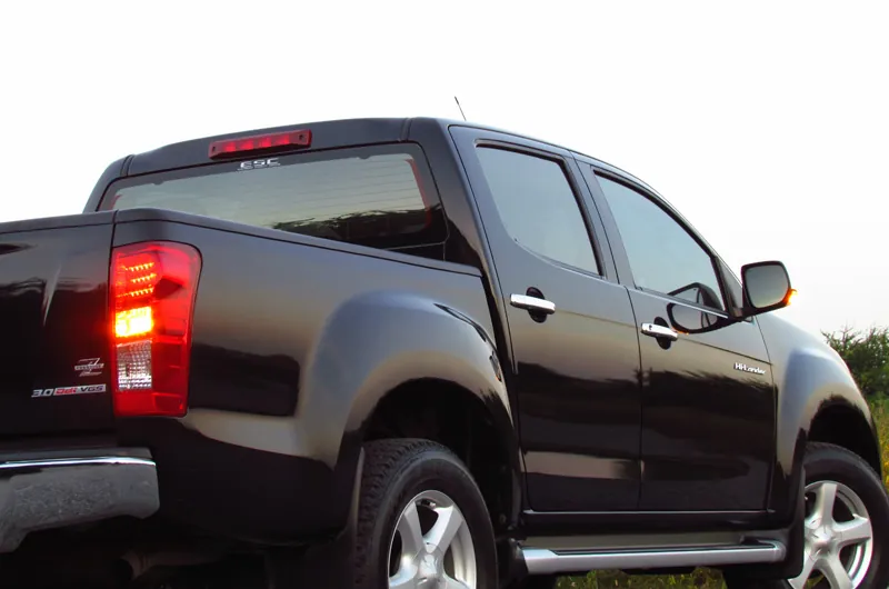 Isuzu D-Max 3 photo 2