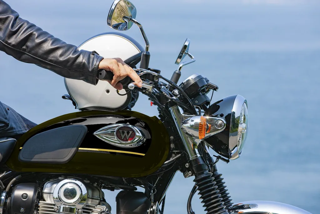 Kawasaki W photo 3