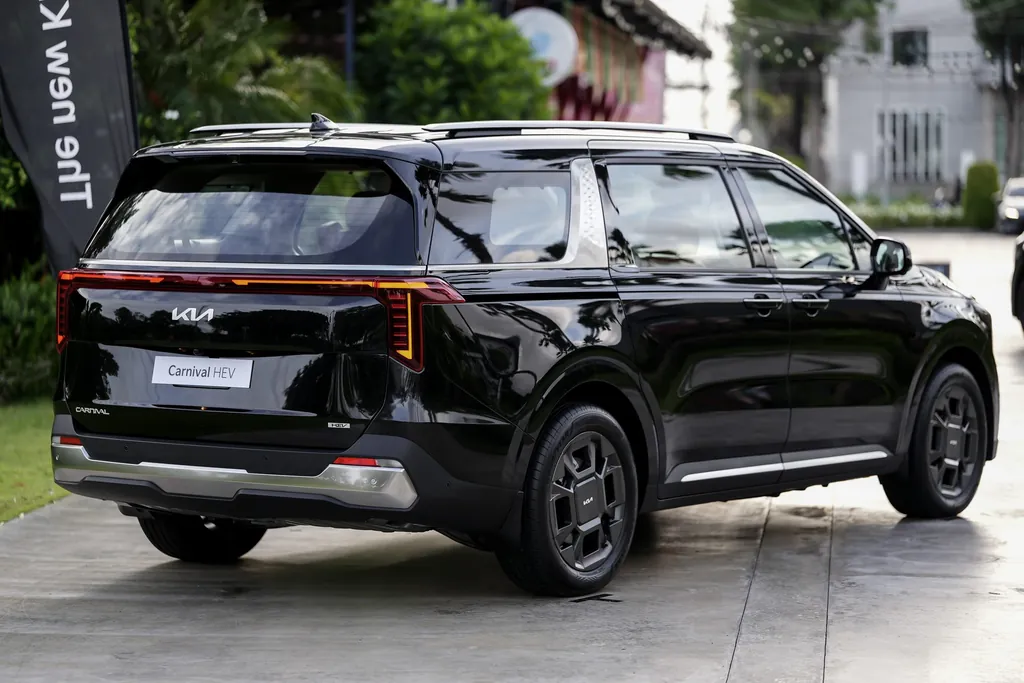 Kia Carnival photo 5