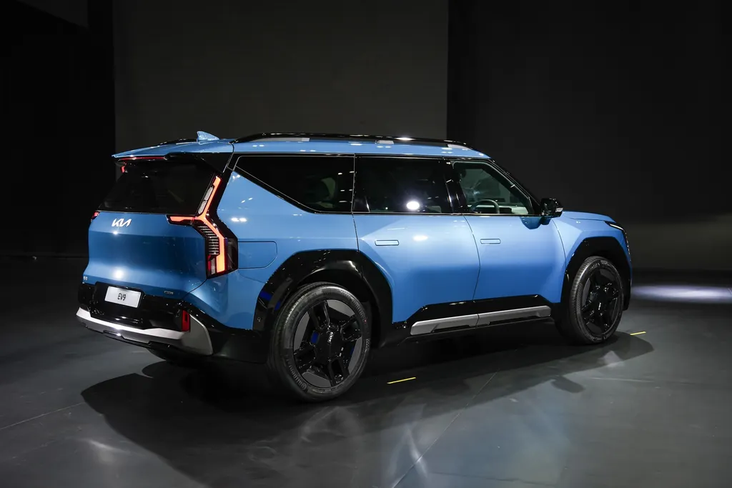 Kia EV9 photo 2