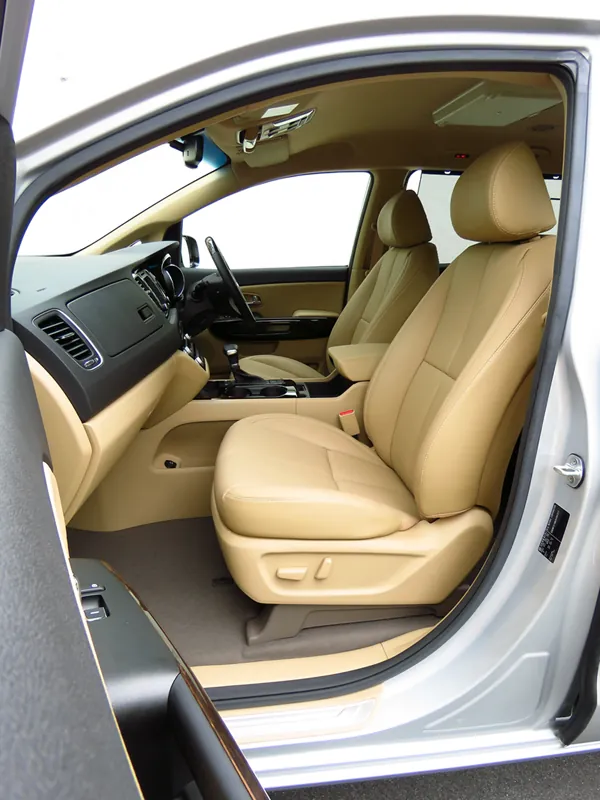 Kia Grand Carnival photo 12