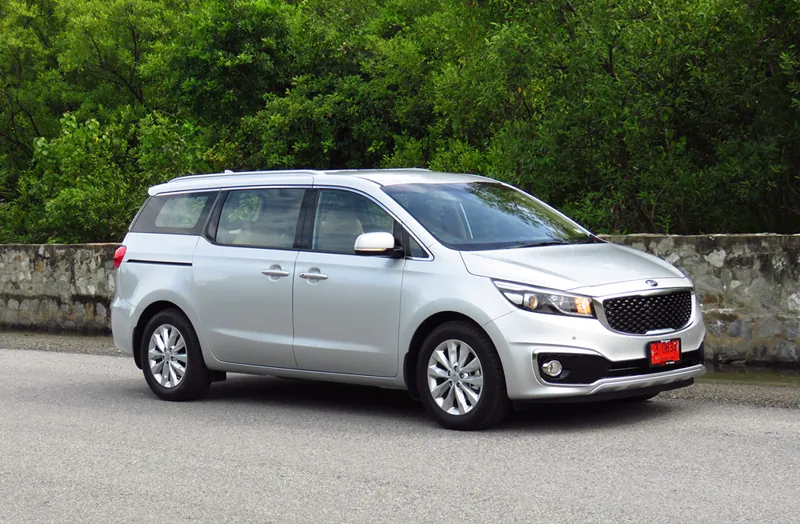 Kia Grand Carnival photo 8