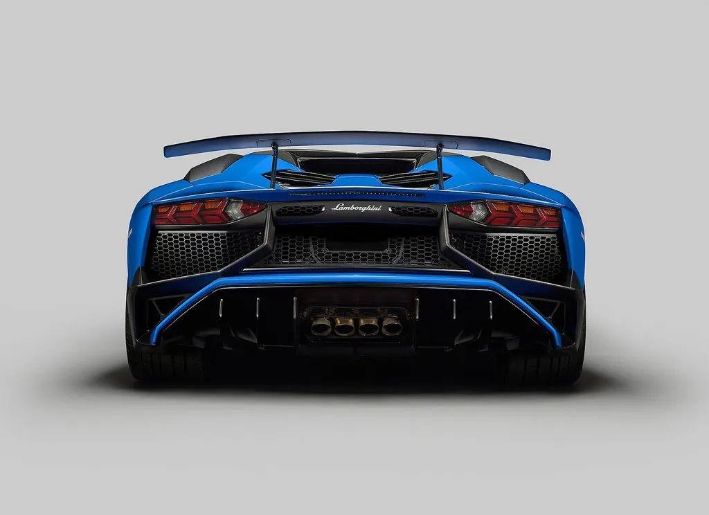 Lamborghini Aventador photo 7