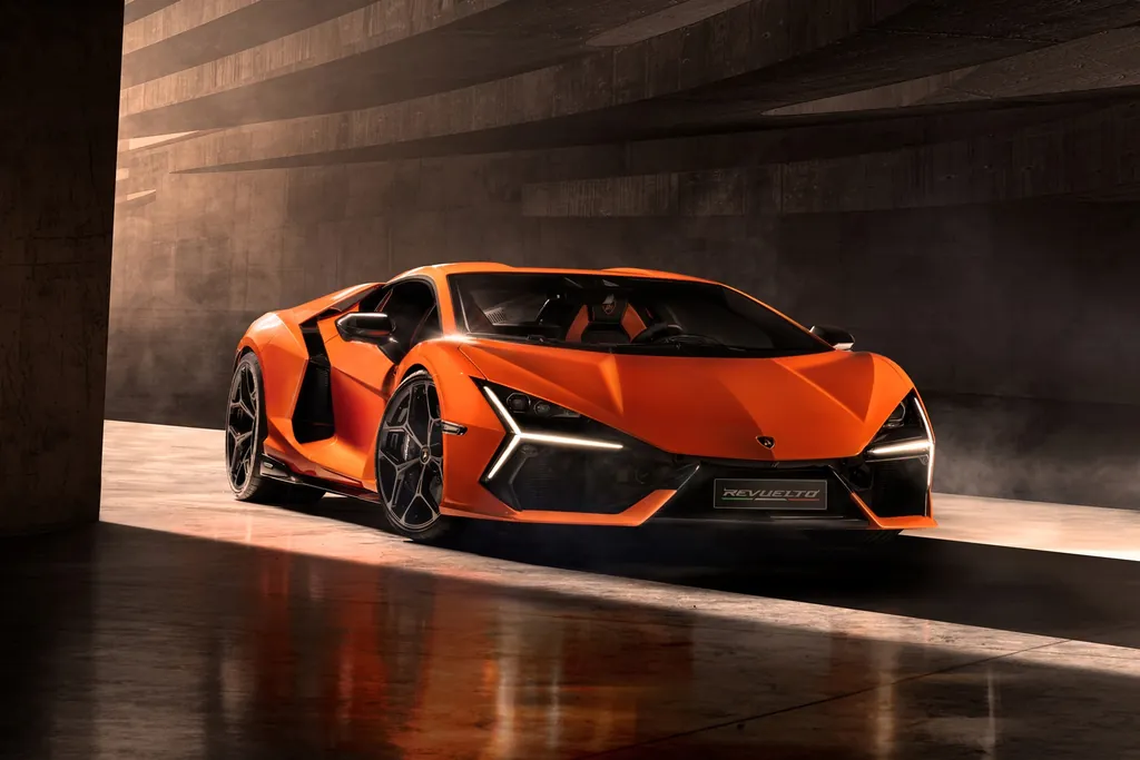 Lamborghini Revuelto photo 6