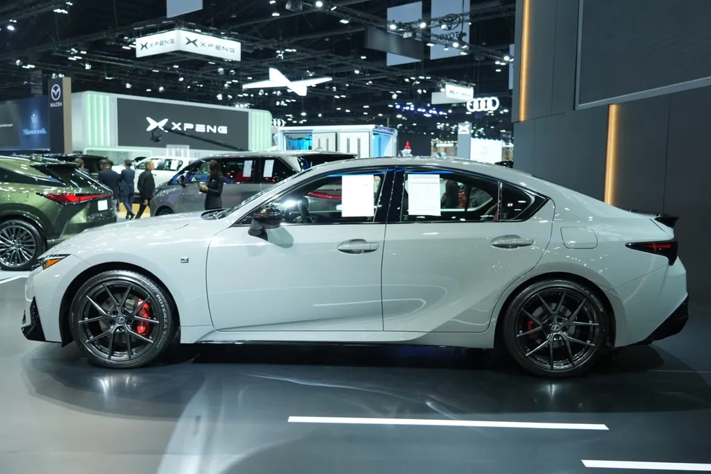 Lexus Is photo 3