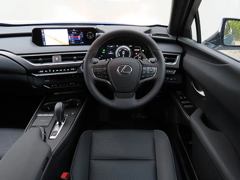 Lexus Ux photo 10