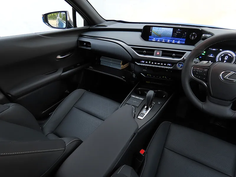 Lexus Ux photo 12