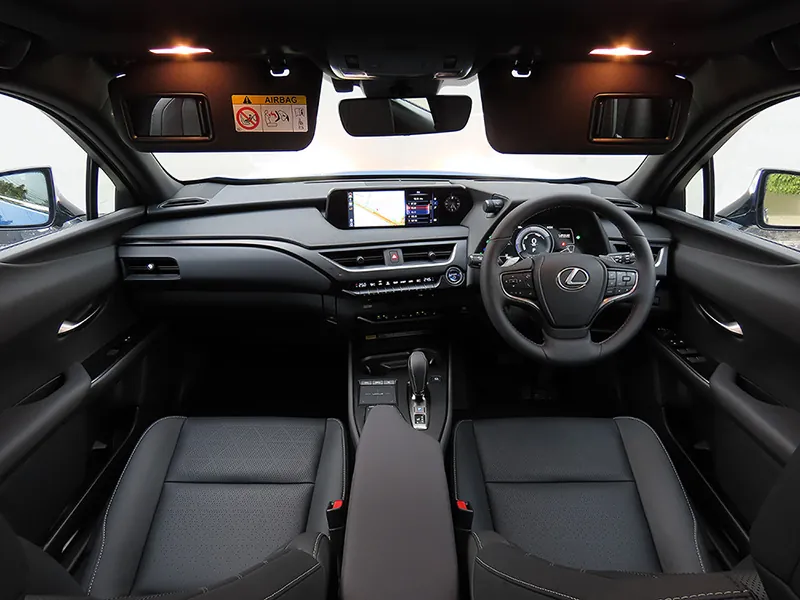 Lexus Ux photo 9