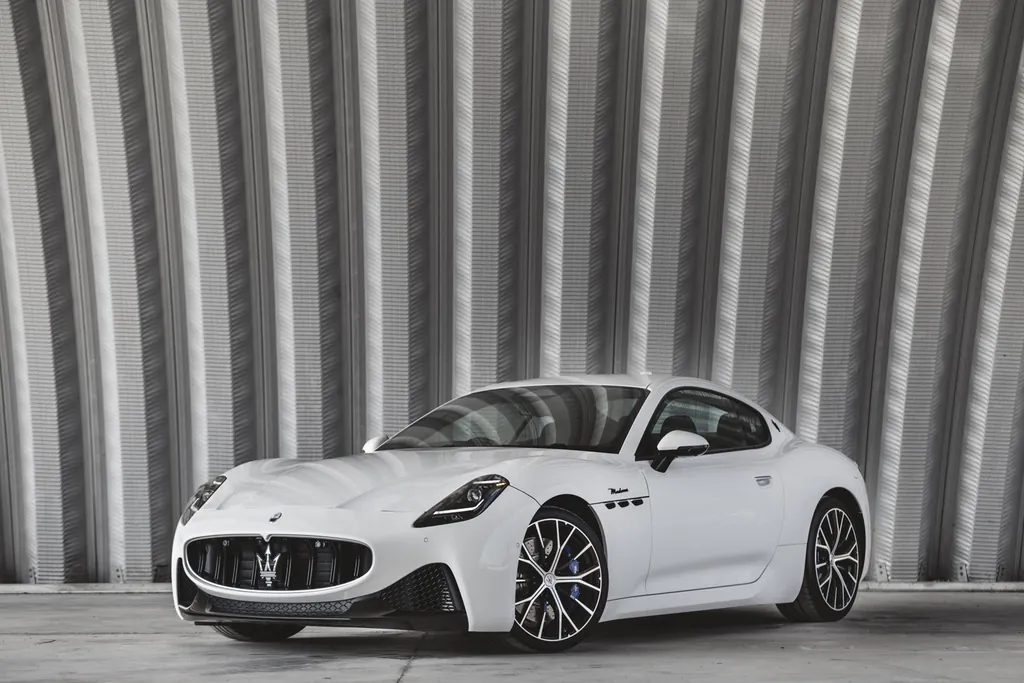 Maserati Granturismo photo 2