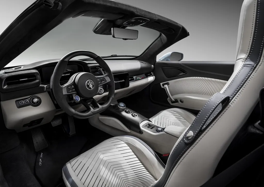 Maserati MC20 photo 3