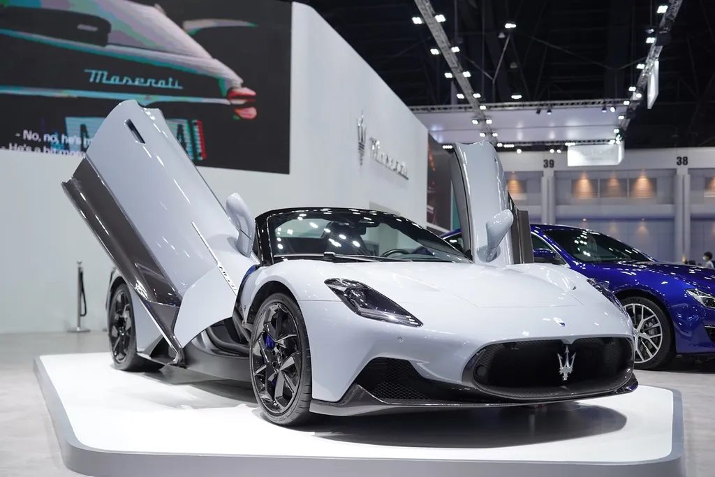 Maserati MC20 photo 5