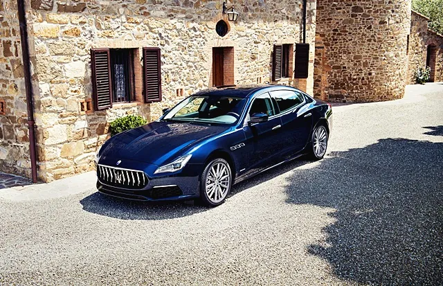 Maserati Quattroporte photo 2