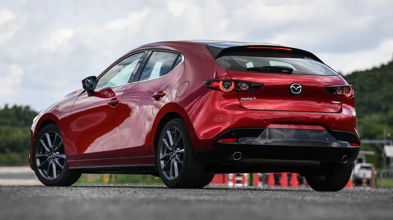 Mazda 3 photo 10