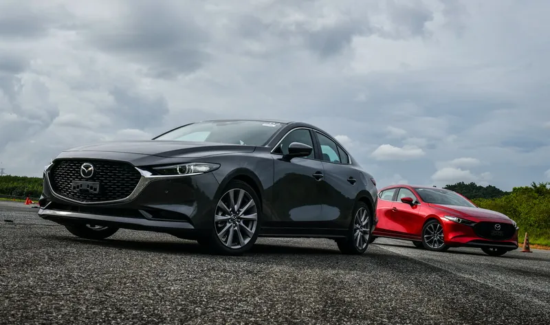 Mazda 3 photo 3