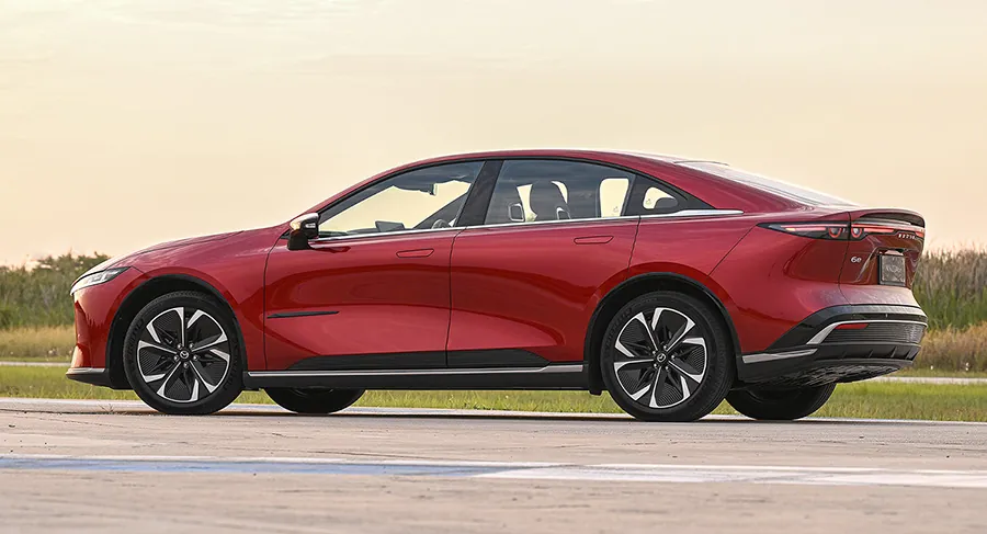 Mazda 6E photo 3