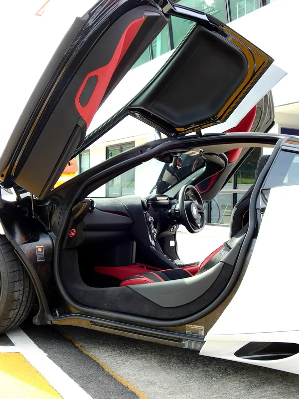 Mclaren 720S photo 12