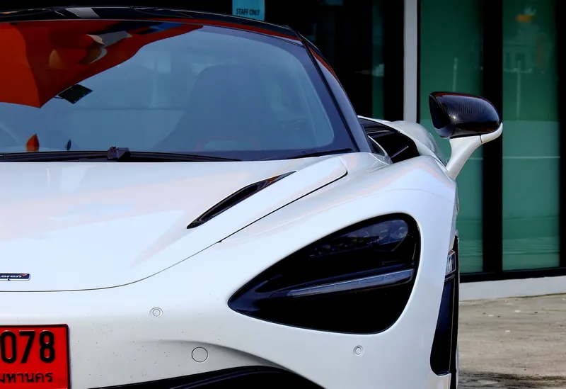 Mclaren 720S photo 2