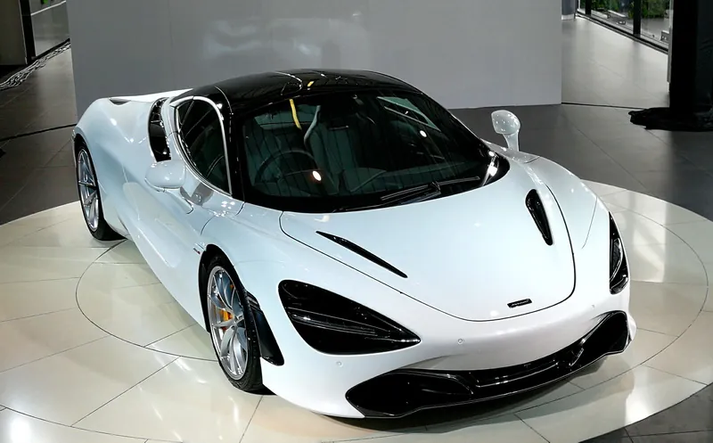 Mclaren 720S photo 8