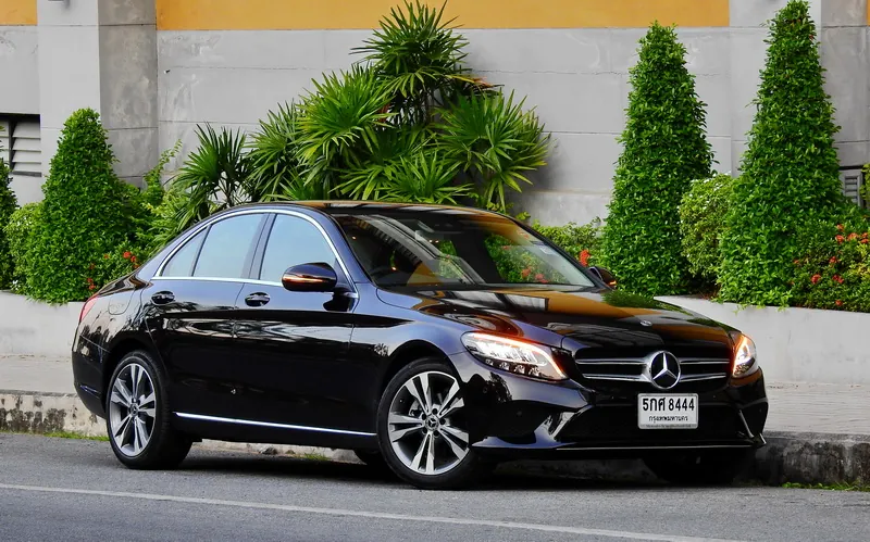 Mercedes-Benz C Class photo 3
