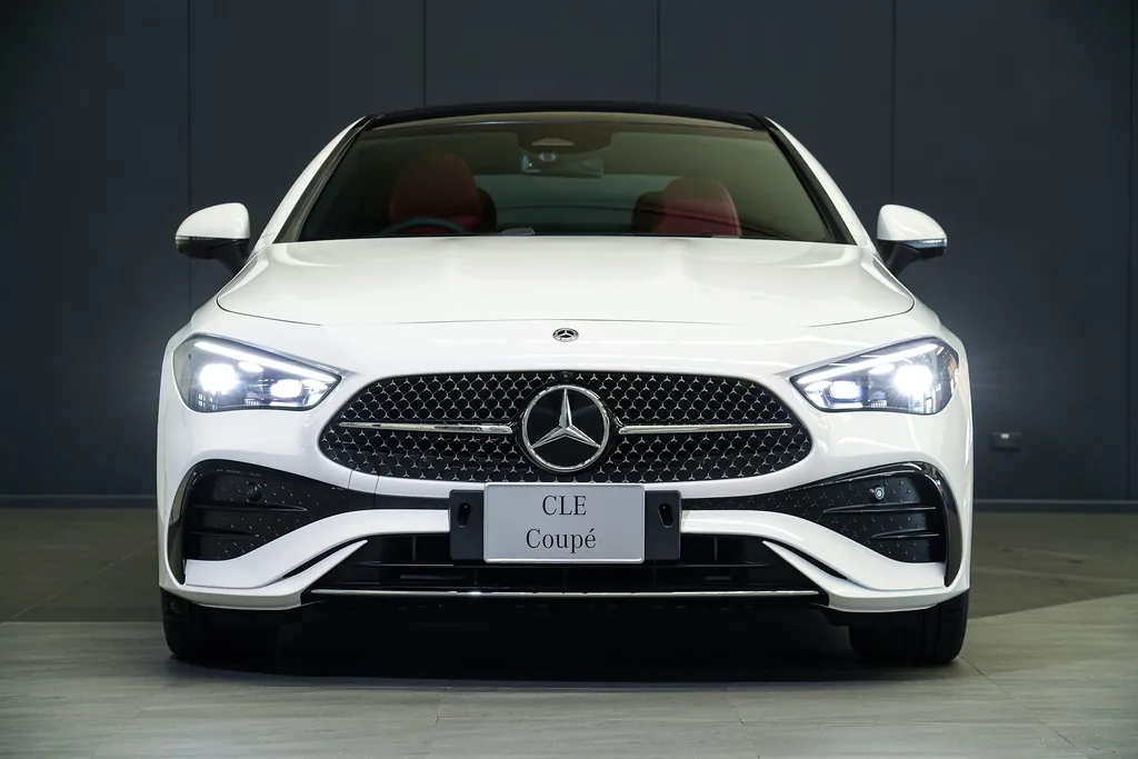 Mercedes-Benz Cle Class photo 2