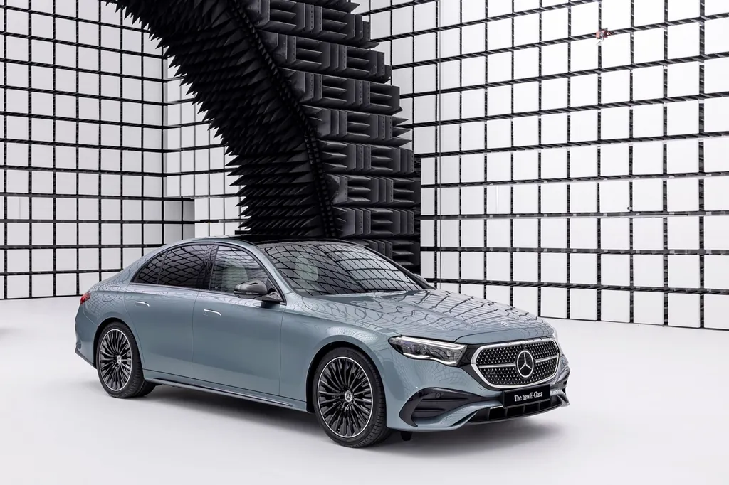 Mercedes-Benz E Class photo 5