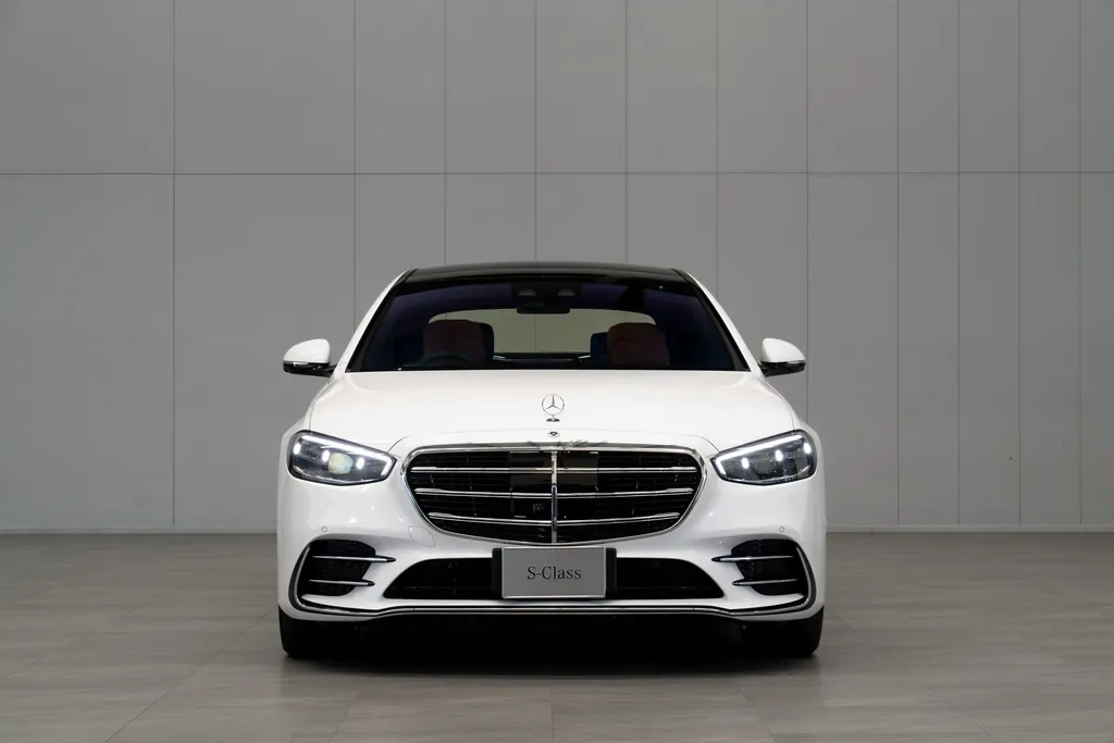 Mercedes-Benz S Class photo 2