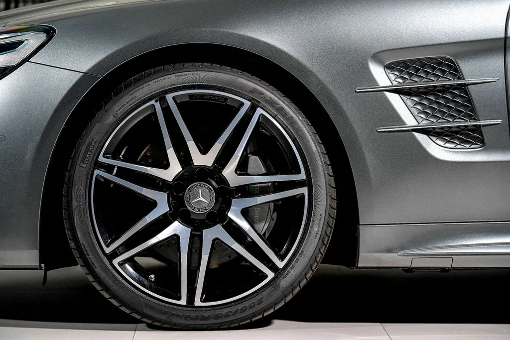 Mercedes-Benz Sl Class photo 5