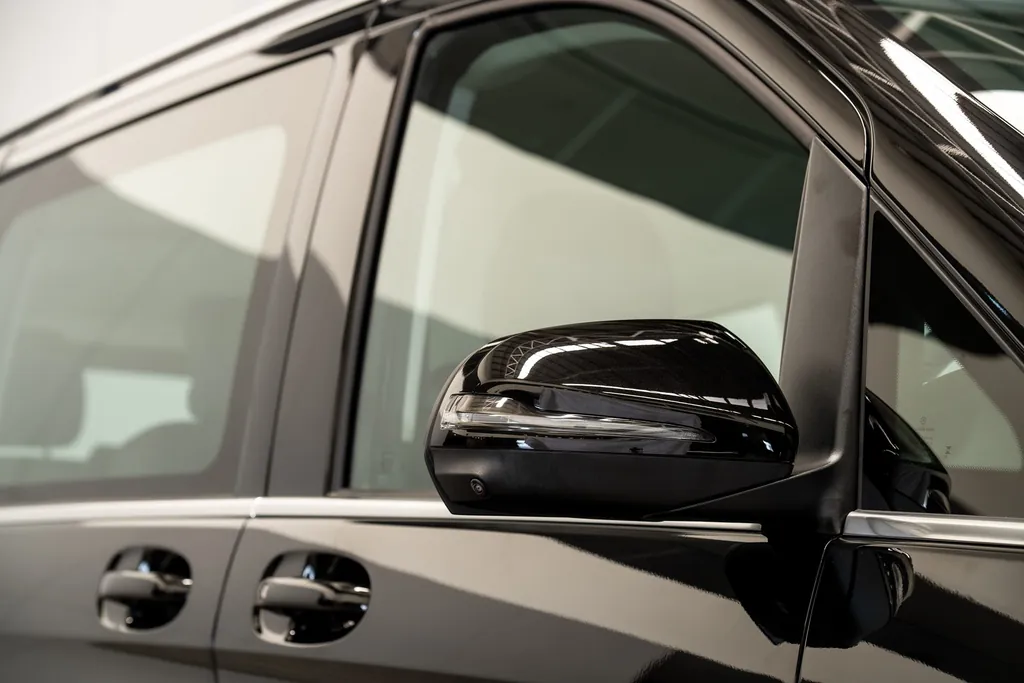 Mercedes-Benz V Class photo 2