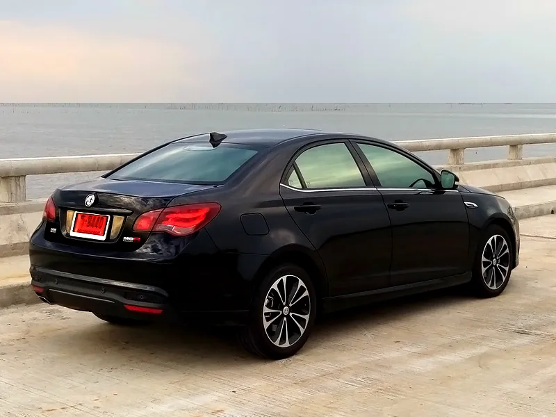 MG 6turbo Saloon photo 2