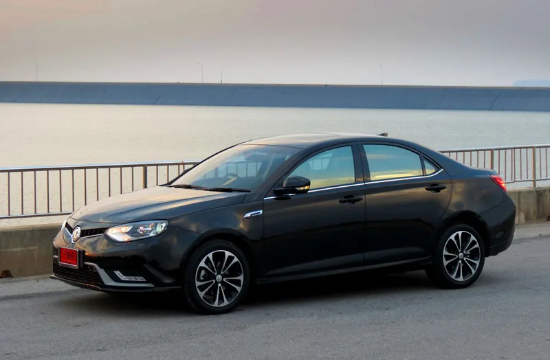 MG 6turbo Saloon photo 3