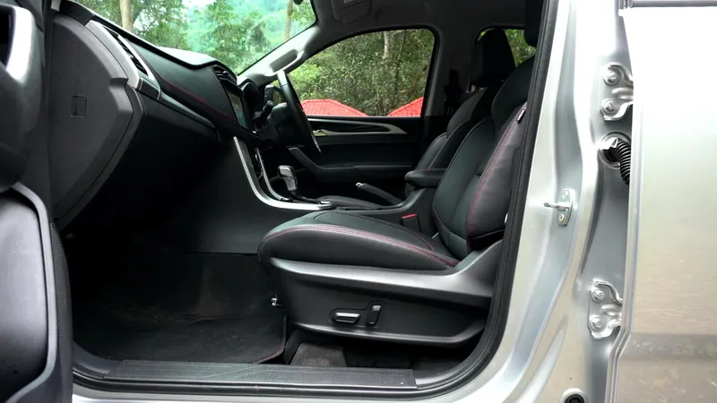MG Extender photo 6